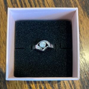 EUC Sterling Silver Ring